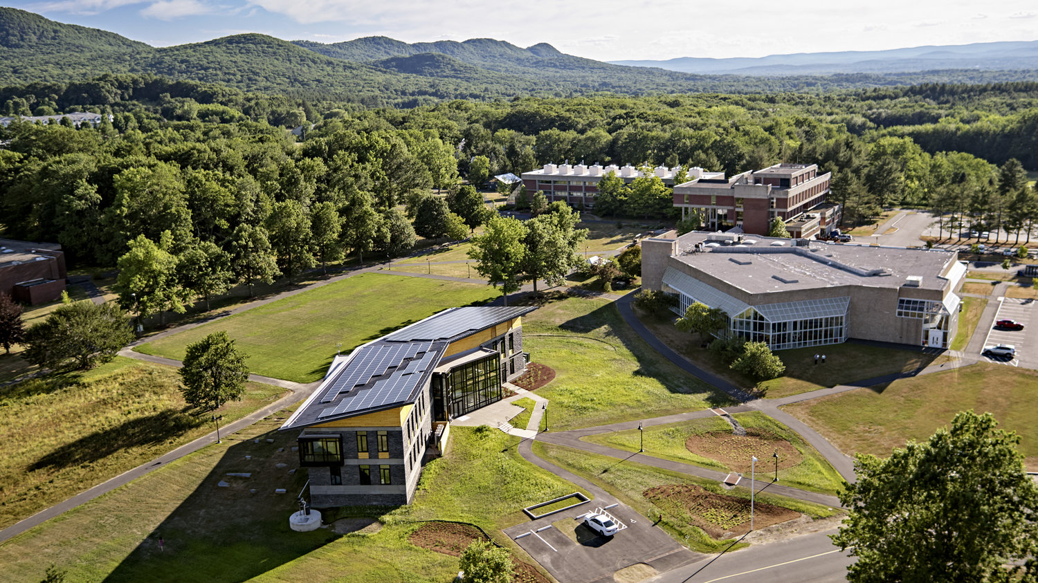 BC_HampshireCollege_KernCenter_46